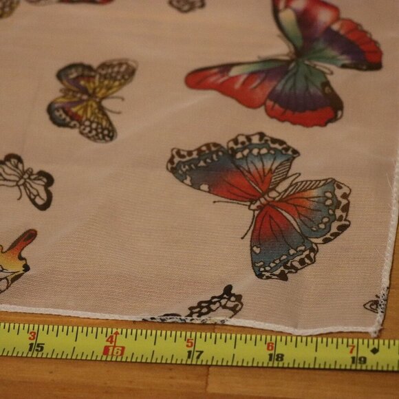 Beauty and Lux Gift box for yourself or a friend - bath bombs, scarves lipstick - Picture 9 of 10